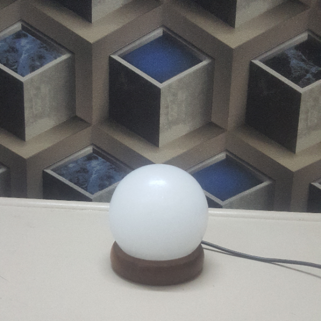 himalayan usb sphere lamp (white)